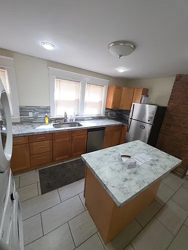 8 Glenwood St Photo 1
