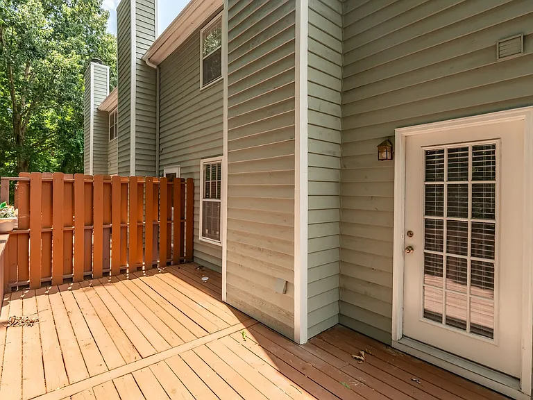 128 Shady Spring Pl — Photo 23