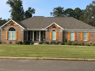 1768 Peninsula Dr, Scottsboro, AL 35769