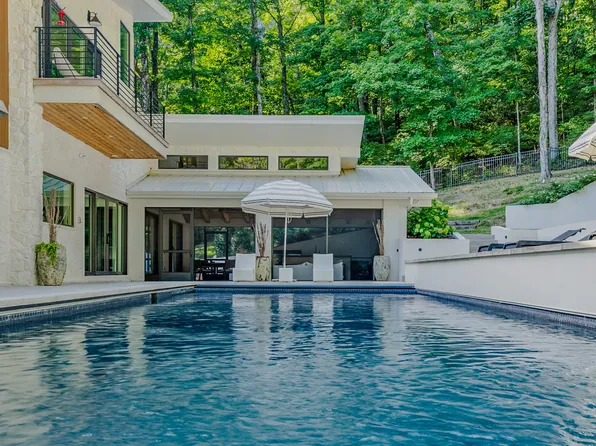 6100 Chickering Ct, Nashville, TN 37215