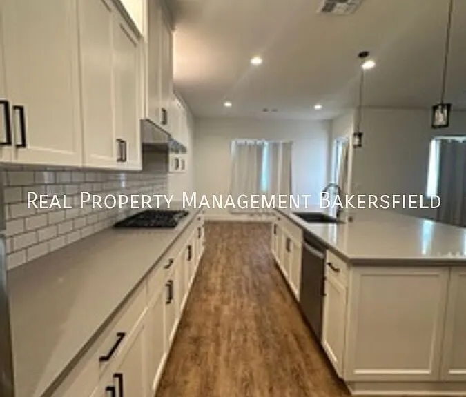 823 Brookline Ln — Photo 11