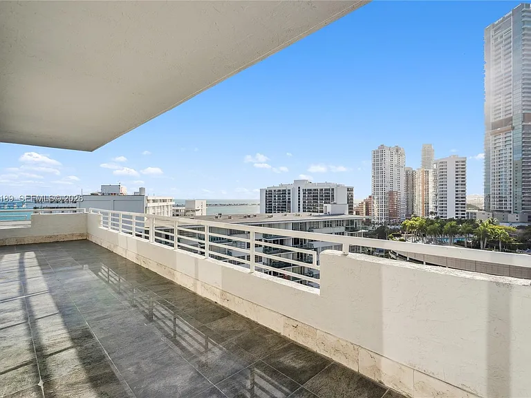 1402 Brickell Bay Dr #1601 — Photo 23