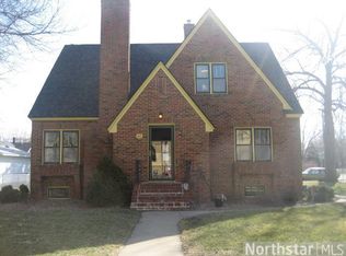 147 Chestnut St S, Belle Plaine, MN 56011