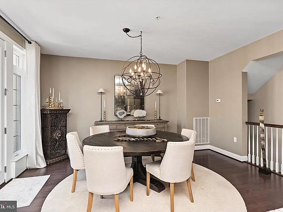 2nd image of 3271 Lark Way