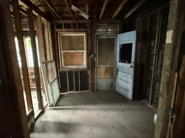 1079 Ellsworth Ave, Columbus, OH 43206