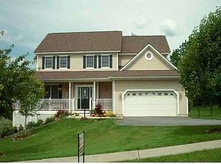 7 Ridgefield Rd, Warwick, NY 10990