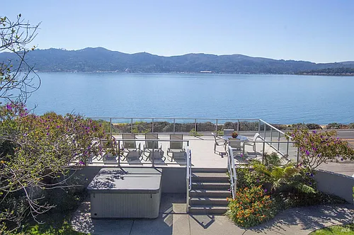 747 Tiburon Blvd Photo 1