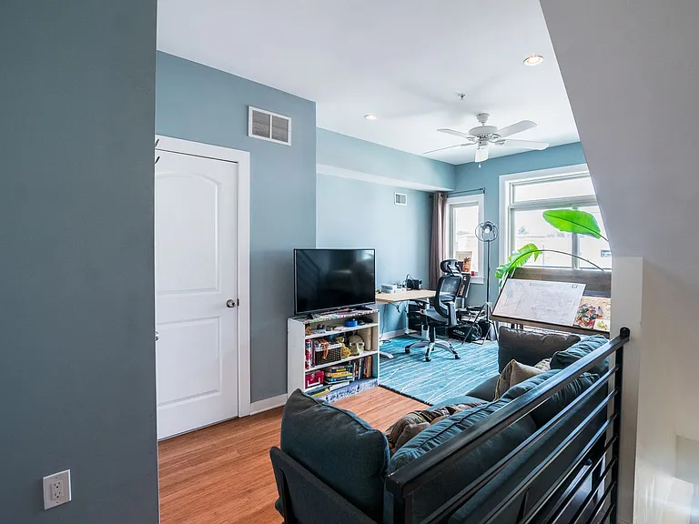 1834 Poplar St #2 — Photo 14