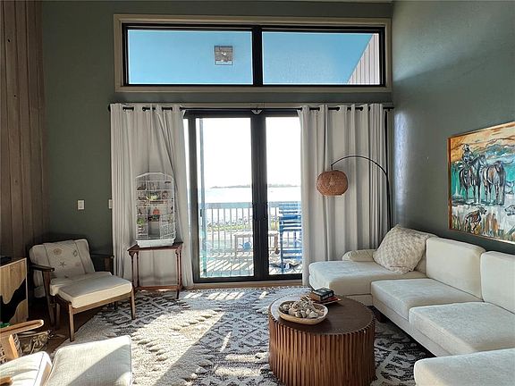 4th image of 850 3rd St #2