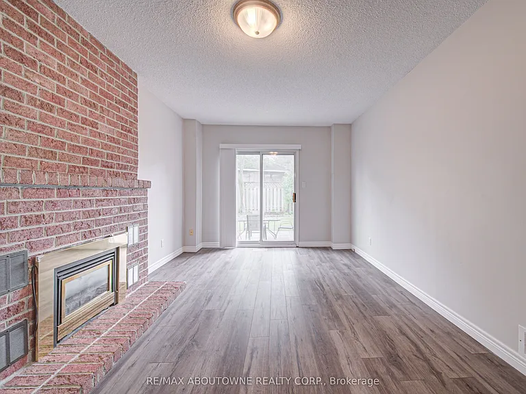 426 Parklane Rd — Photo 20