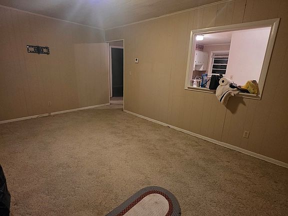 4th image of 828 Bell Dr