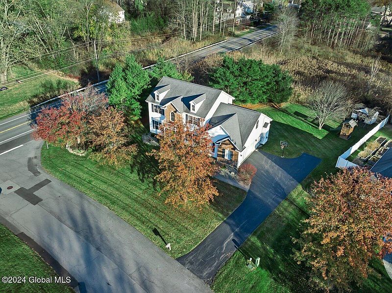 2nd image of 1 Avallon Way