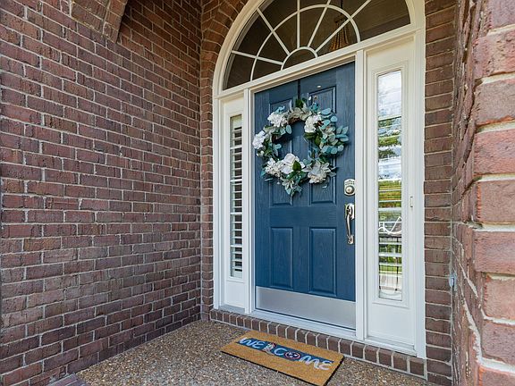 3rd image of 2077 Sherbrooke Ln