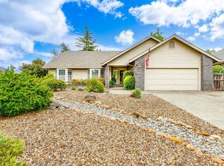 8250 Oakmont Dr, Santa Rosa, CA 95409