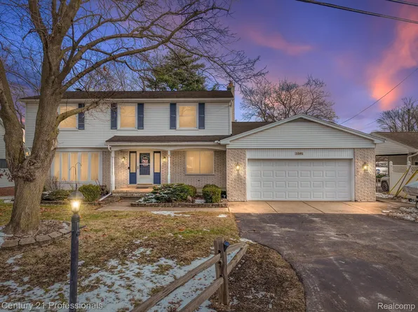 9382 Sashabaw Rd, Clarkston, MI 48348