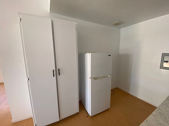 5th image of 1904 S Robertson Blvd #7B