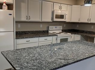 3240 Parkwild Dr APT 1D, Bettendorf, IA 52722