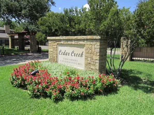 5722 Cedar Creek Dr, Benbrook, TX 76109
