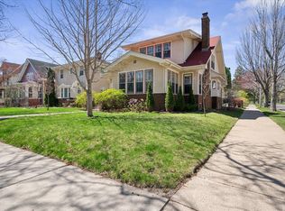1631 Irving Ave N, Minneapolis, MN 55411