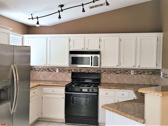 3rd image of 1712 Matador Way