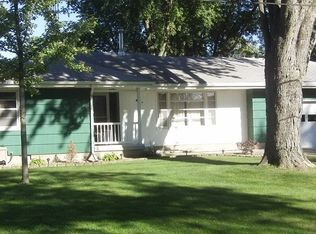 215 S 1st St, Kankakee, IL 60901