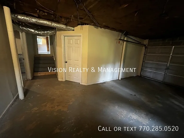 150 Castlegate Cir — Photo 34