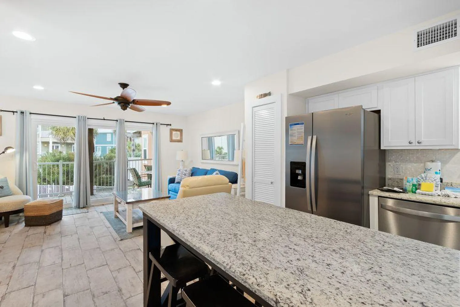 2 bed, 3.0 bath, 990 sqft, $3,169 — Photo 4