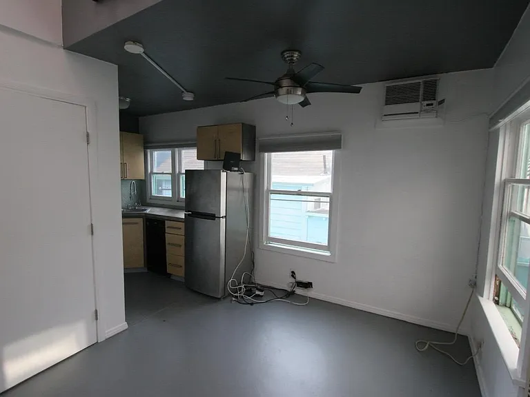 45 Ozone Ave #E — Photo 8