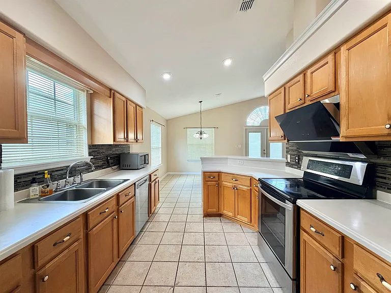 9336 Royal Troon Dr — Photo 8