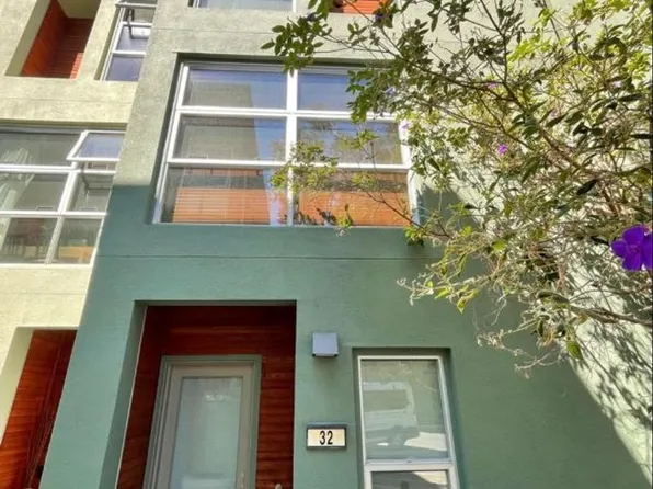 32 Glashaus Loop, Emeryville, CA 94608