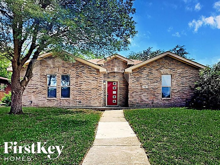 1st image of 736 Priscilla Ln