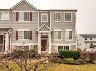 141 Enclave Cir UNIT E, Bolingbrook, IL 60440