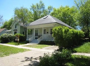 606 S 4th St, Fairfield, IA 52556