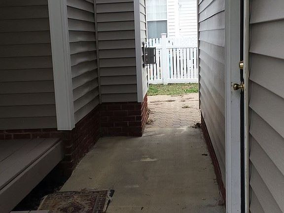 3rd image of 255 W Gilbert St