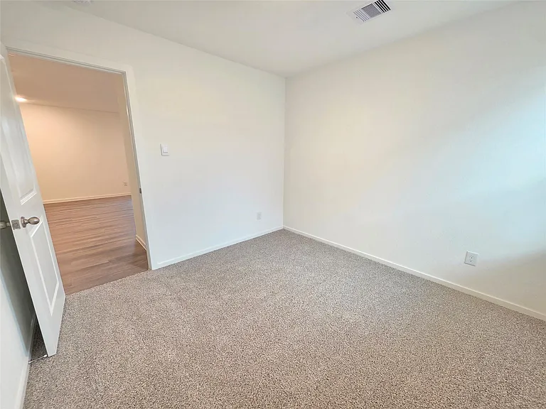 40821 Hawthorne Glades St — Photo 13