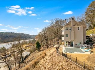 119 Connemara Rd, Roswell, GA 30075