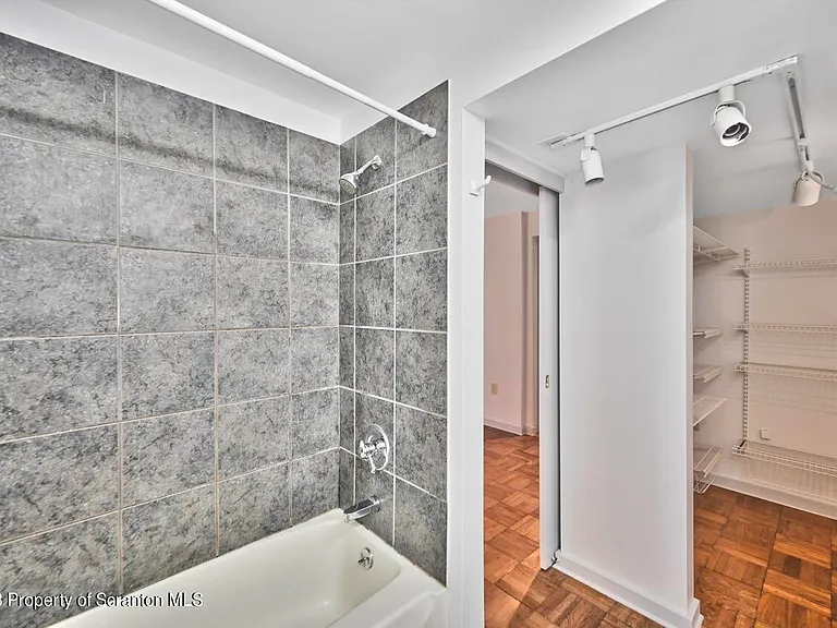 1409 Penn Ave #3 — Photo 52