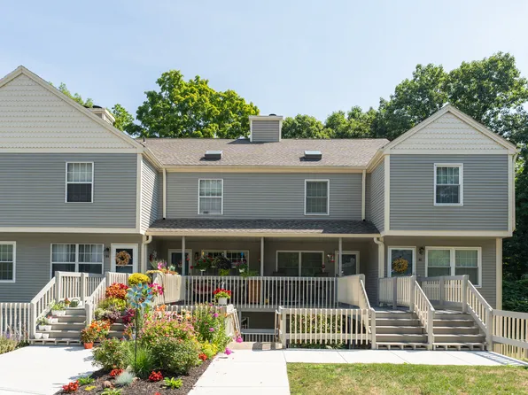 42 Manorwood Drive #42, Branford, CT 06405