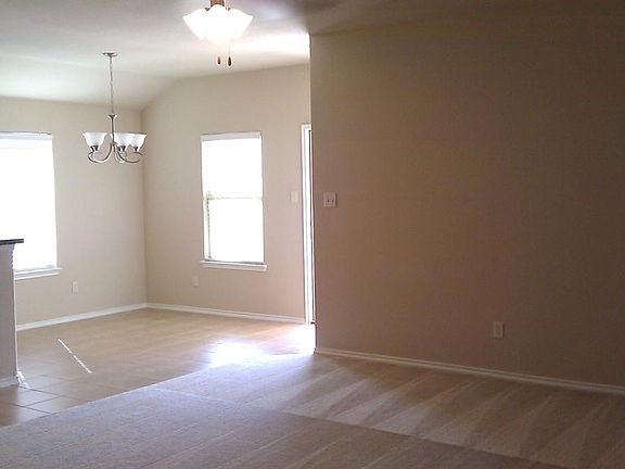 4th image of 1813 Pecan Grove Dr