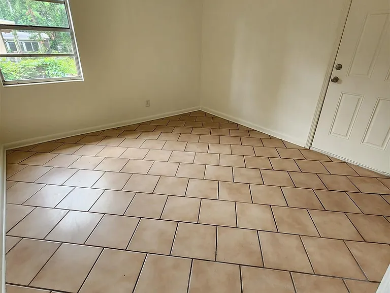 605 Edison Dr — Photo 6