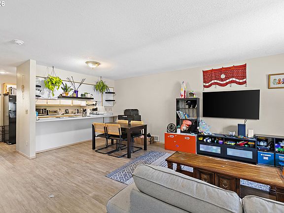3rd image of 7509 NE Vancouver Mall Dr Unit A5