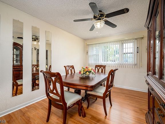 4th image of 385 Jensen Ave