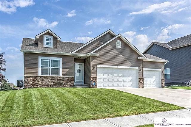 1st image of 21426 Hampton Dr