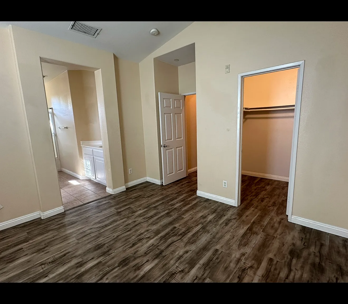3 bed, 2.5 bath, 1481 sqft, $2,895 — Photo 3