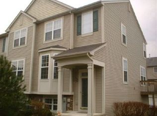 31648 Tall Grass Ct, McHenry, IL 60051