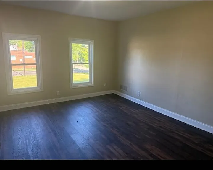 1332 Indiana Ave — Photo 3