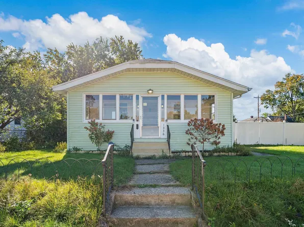 1336 E Fox St, South Bend, IN 46613