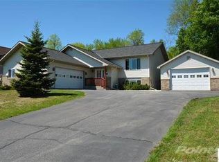 225 Chambersburg Dr, Duluth, MN 55811