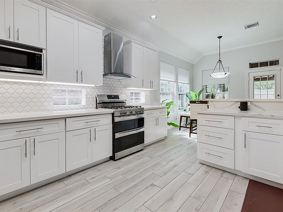 4th image of 5426 Lake Place Dr