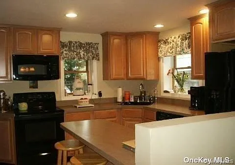 4 bed, 2.0 bath, 2000 sqft, $6,000 — Photo 3
